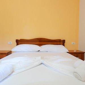 Camera con letto king size
